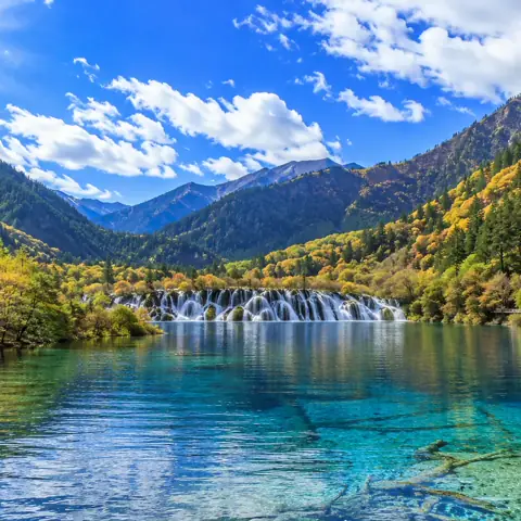 Jiuzhaigou lake and mountain scenery